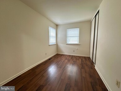 9663 Hagel Cir, Lorton, VA 22079 - photo 7