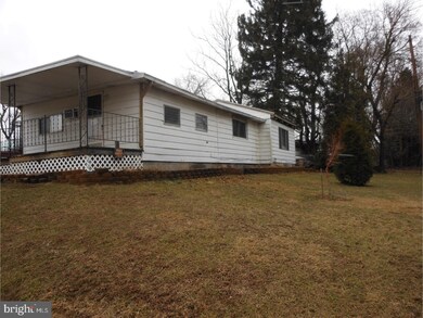 555 Dreibelbis Mill Rd, Shoemakersville, PA 19555 - photo 3