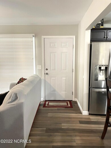 722 Henderson Dr, Jacksonville, NC 28540 - photo 3