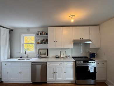 43 Hoyt St, New Canaan, CT 06840 - photo 2