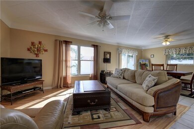 Living room/dining room combination off of the kit