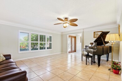 2431 NE 46th St Lighthouse-large-007-2-L