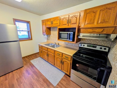 1426 E 17th St, Sioux Falls, SD 57104 - photo 6