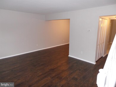 32 Hamilton St, Swedesboro, NJ 08085 - photo 3