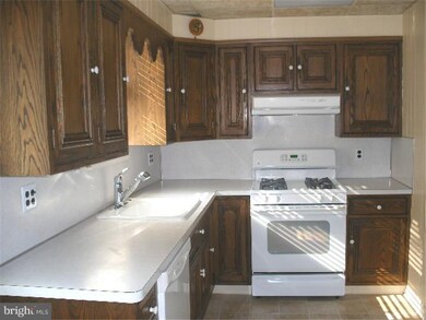 254 W Plumstead Ave, Lansdowne, PA 19050 - photo 4