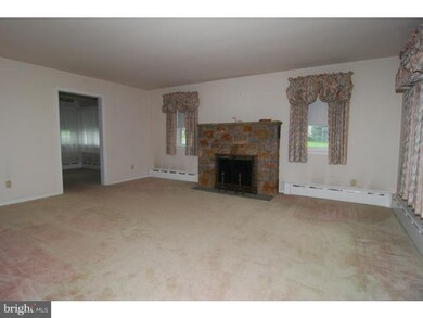 3724 Magnolia Ave, Reading, PA 19605 - photo 4