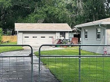 1135 Pangola Dr, Jacksonville, FL 32205 - photo 2