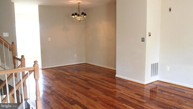 13180 Diamond Mill Dr, Herndon, VA 20171 - photo 5