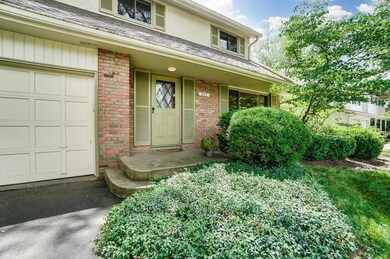 825 Greenridge Rd, Columbus, OH 43235 - photo 2