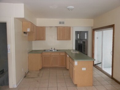 112 N Randall Rd, Aurora, IL 60506 - photo 6