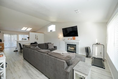 433 Snow Spring Ct, Waterford, CA 95386 - photo 4