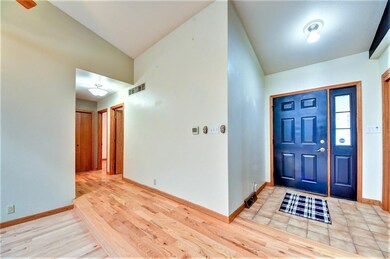 2617 Iris Ave NW, Cedar Rapids, IA 52405 - photo 5