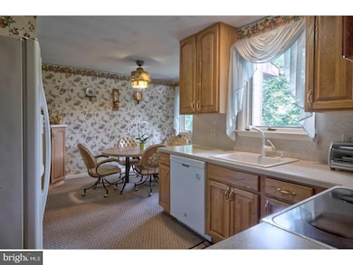 112 Mimosa Dr, Cherry Hill, NJ 08003 - photo 5
