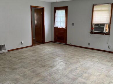 109 S 3rd St, Edwardsport, IN 47528 - photo 5