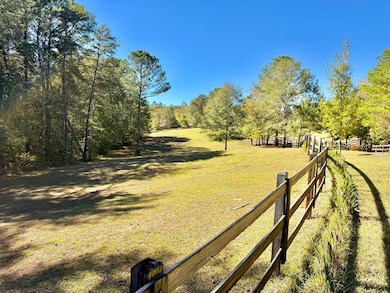 561 Maple Ridge Ln, Calera, AL 35040 - photo 2