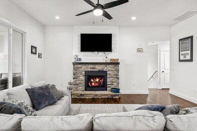 06-673foxhillcircle-24