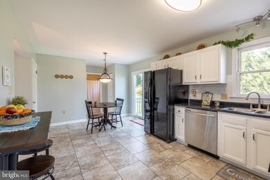 2003 Clinton Ave, Chambersburg, PA 17201 - photo 7