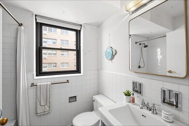 165 E 72nd Street unit 12J, New York, NY 10021 - photo 6