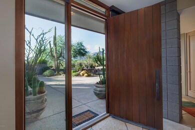 006_Entry ~ Foyer