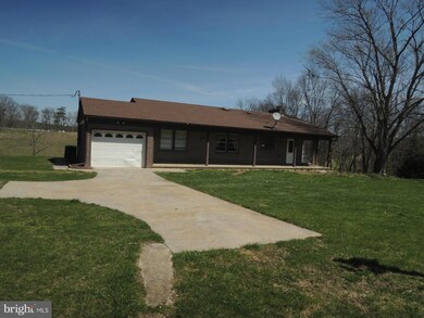 3040 Apple Harvest Dr, Hedgesville, WV 25427 - photo 3