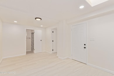 231 W 26th St, Tucson, AZ 85713 - photo 4