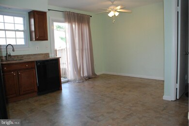 14829 Hammersmith Cir, Silver Spring, MD 20906 - photo 6