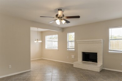 9322 Kingsflower Cir, Houston, TX 77075 - photo 4