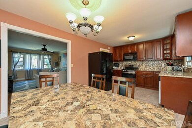 2568 Vauxhall Rd, Union, NJ 07083 - photo 2