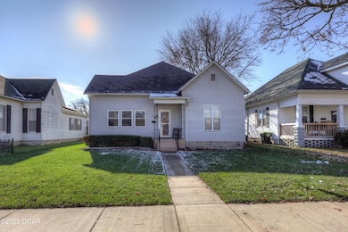 716 W Daugherty St, Webb City, MO 64870 - photo 2