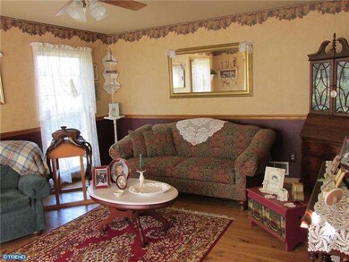 781 Harding Ave, Langhorne, PA 19047 - photo 2