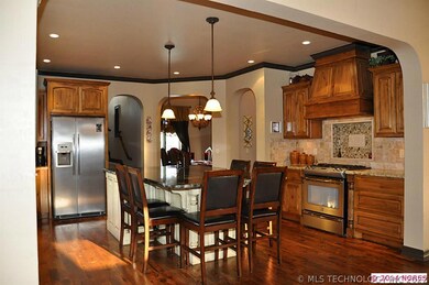 Exotic Granite.  Tumble Marble Backsplash. Furnitu