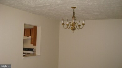 16401 Elkhorn Ln, Bowie, MD 20716 - photo 4