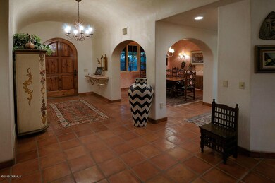 MONTEZUMA FOYER TO DINING ROOM
