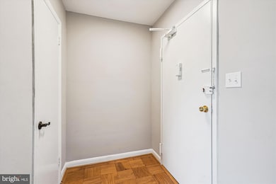 Wentworth Place Condominiums unit 515, Arlington, VA 22201 - photo 2