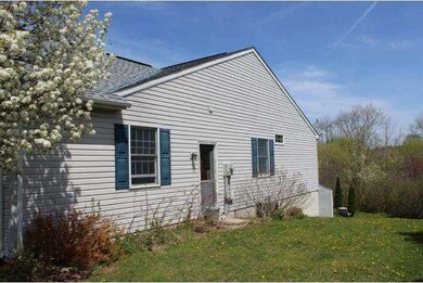 1040 Macoby Creek Way, Pennsburg, PA 18073 - photo 2