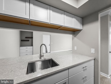 18304 Streamside Dr unit 301, Gaithersburg, MD 20879 - photo 6