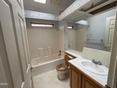 06-Guest Bath