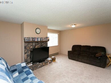 925 Charles St, Newberg, OR 97132 - photo 3