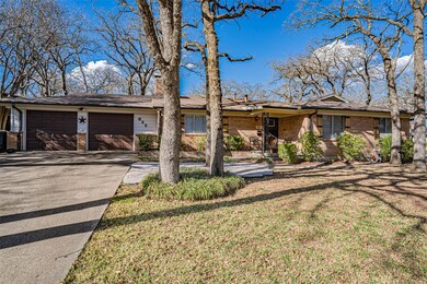 600 Oakwood Ave, Hurst, TX 76053 - photo 3