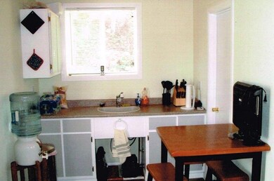 2-Kitchenette