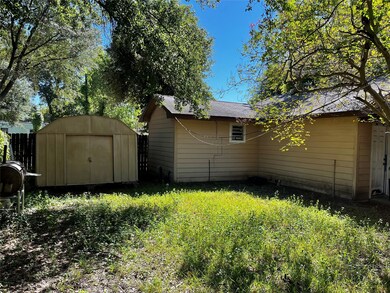 7704 Helmers St, Houston, TX 77022 - photo 4