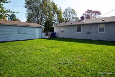 202 Granada Rd, Carpentersville, IL 60110 - photo 3