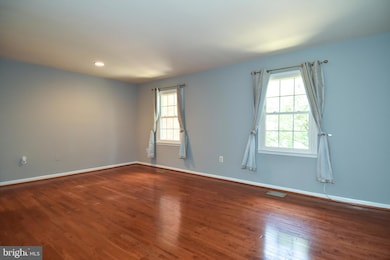 14 Fenceline Dr, Gaithersburg, MD 20878 - photo 4