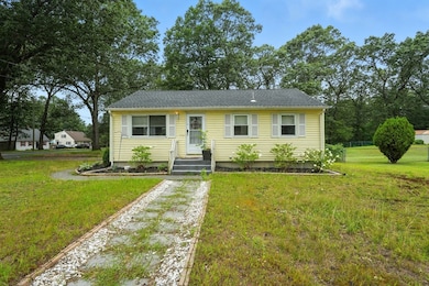 381 N Brook Rd, Springfield, MA 01119 - photo 4