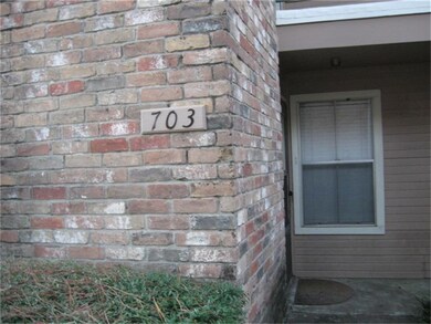 7402 Alabonson Rd unit 703, Houston, TX 77088 - photo 2