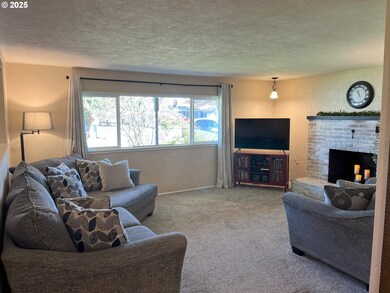 1060 Dondea St, Springfield, OR 97478 - photo 5