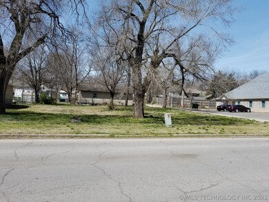 320 S Cherokee Ave, Tahlequah, OK 74464 - photo 5