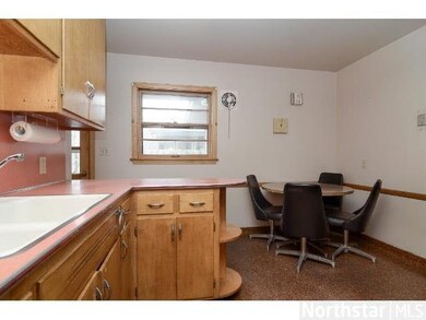 8201 Emerson Ave S, Bloomington, MN 55420 - photo 6