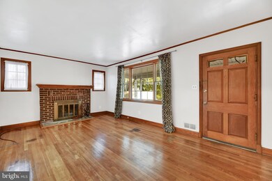 621 Woodsdale Rd, Catonsville, MD 21228 - photo 3