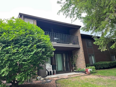 3114 Creekview Dr unit 3, Middleton, WI 53562 - photo 2